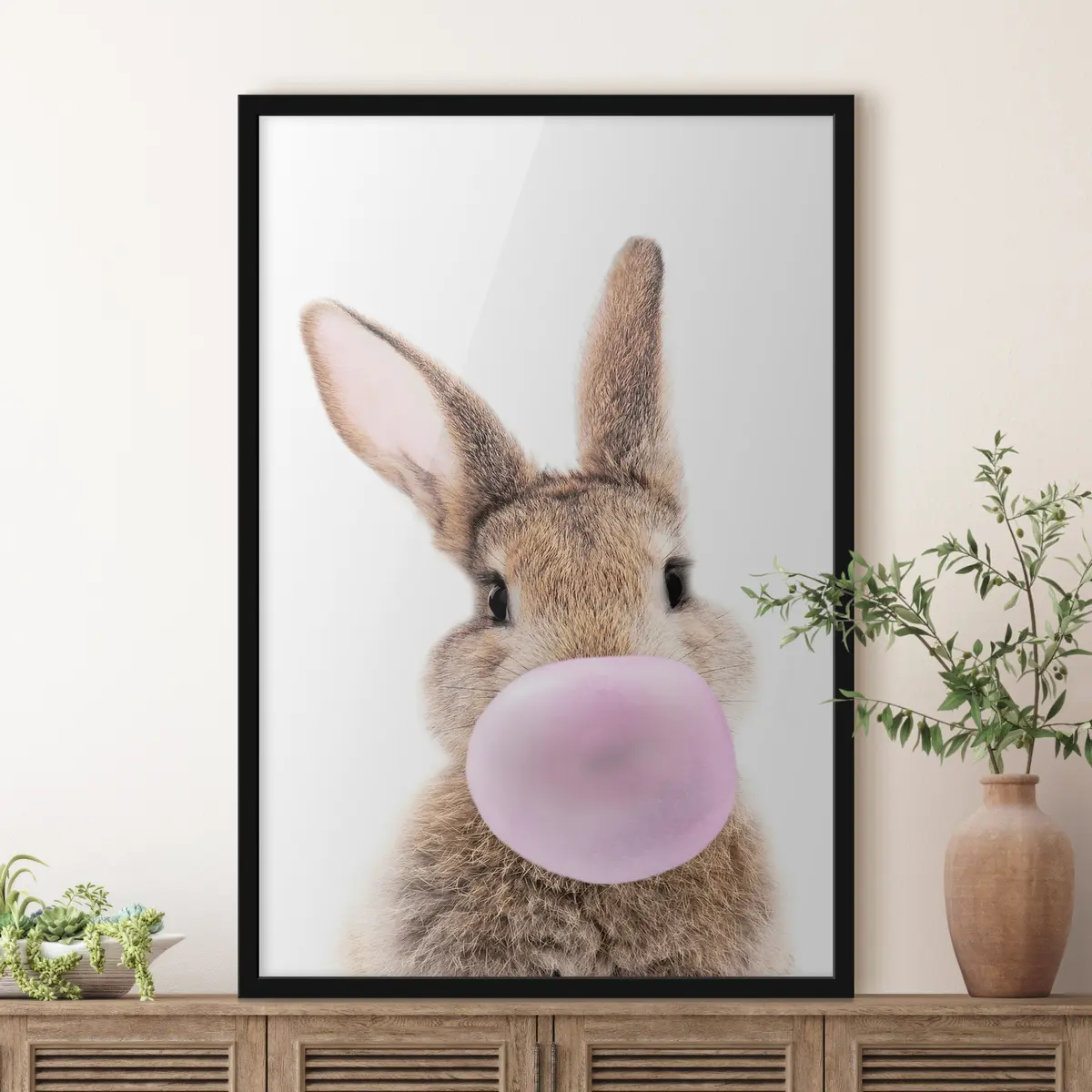 Plakatas Zuikis pučia kramtomosios gumos burbulą f37773