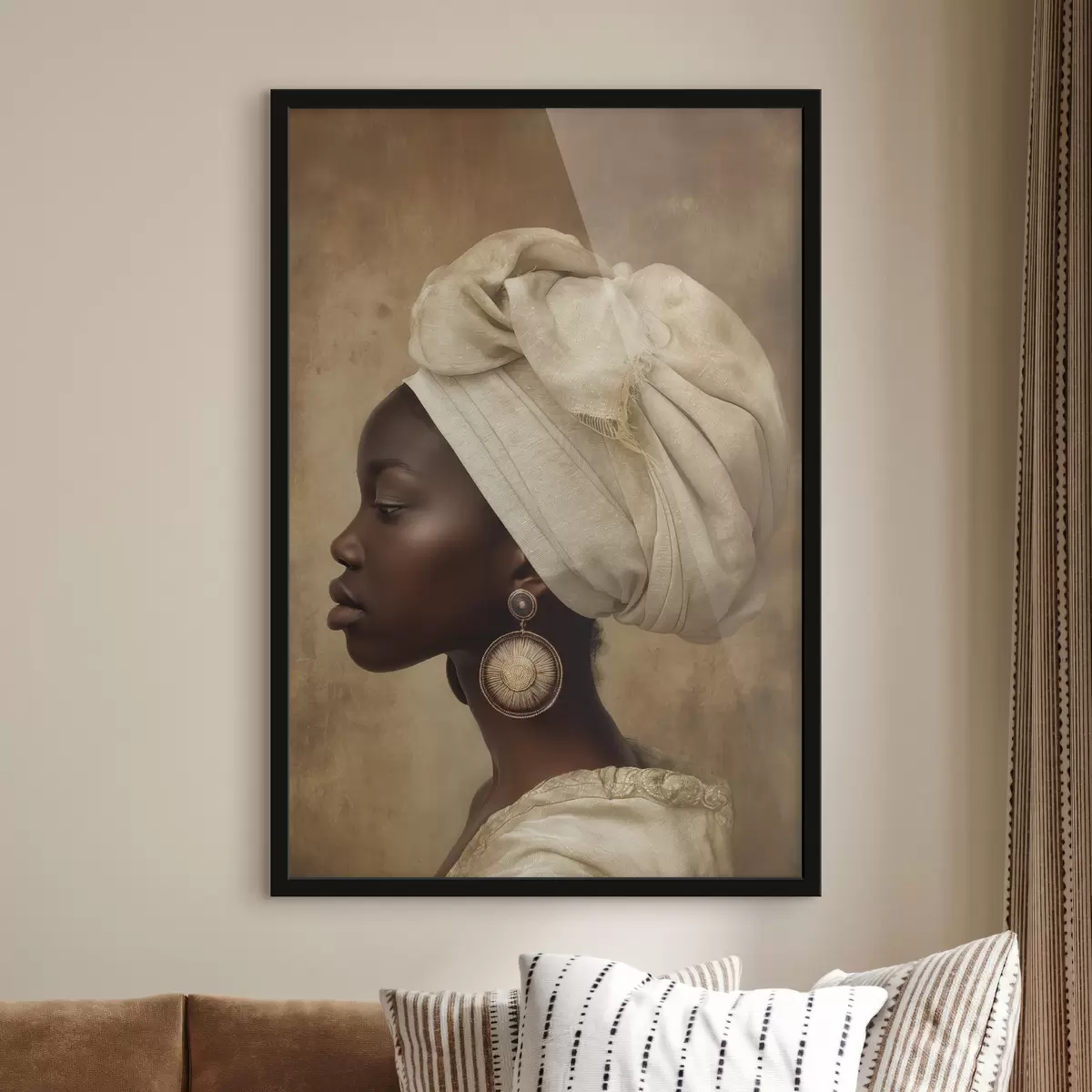 Plakatas smėlio spalvos afrikietiško stiliaus moters portretas profilyje su dideliais auskarais f26120