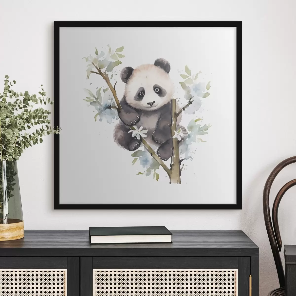 Plakatas Žaisminga panda mėgaujasi pavasario žiedais f38924