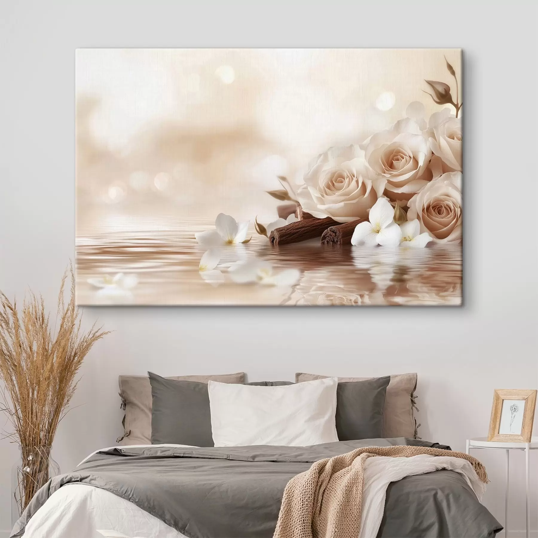 Fototapetai Švelnios smėlio spalvos rožės ant jūros kranto s41877