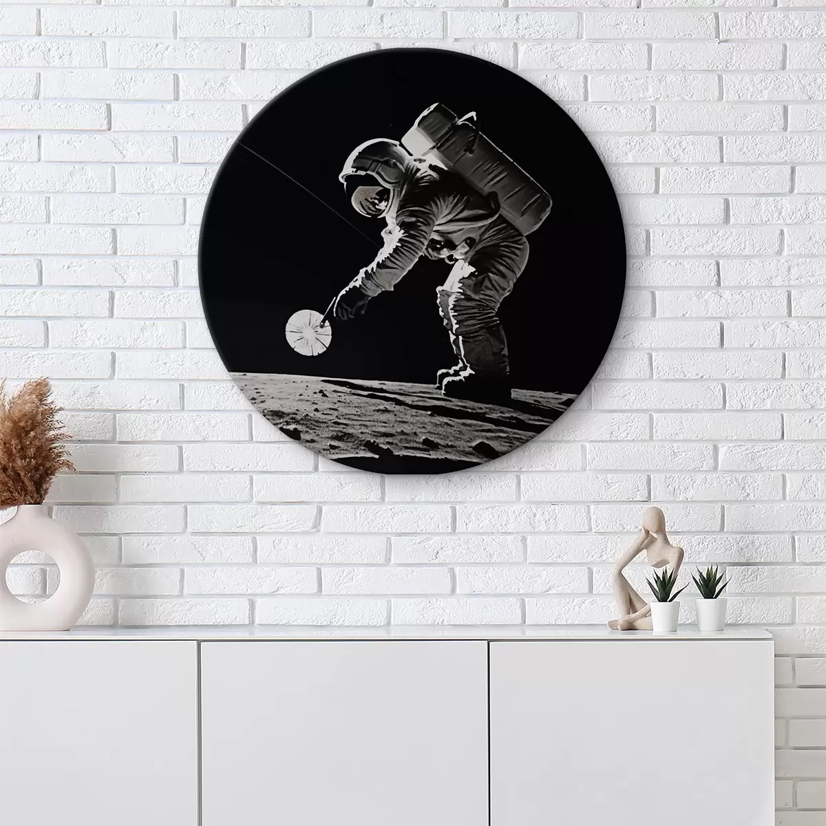 Apvalūs paveikslai Astronautas Mėnulyje r40838