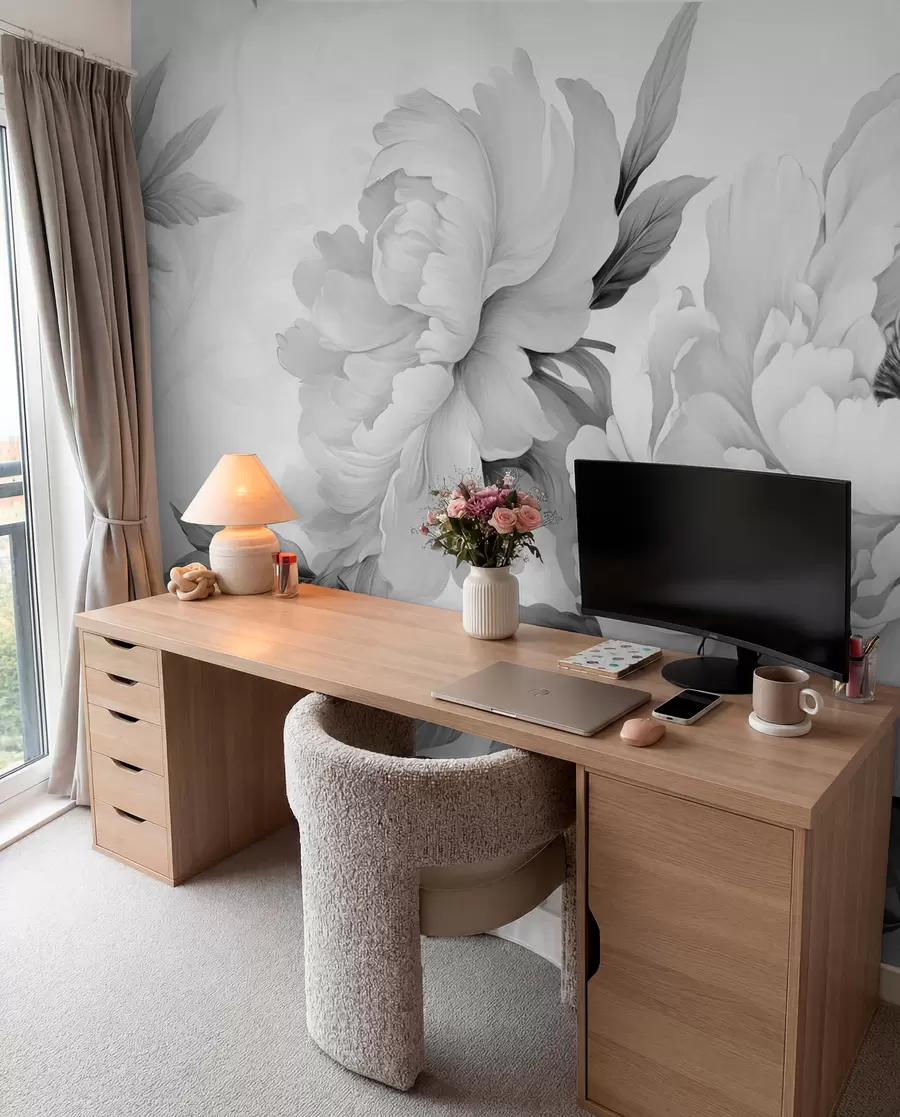 Fototapetai Prabangūs pilkų atspalvių bijūnai su subtiliomis žiedlapių ir lapų detalėmis sukuria elegantišką ir ramią atmosferą w02856