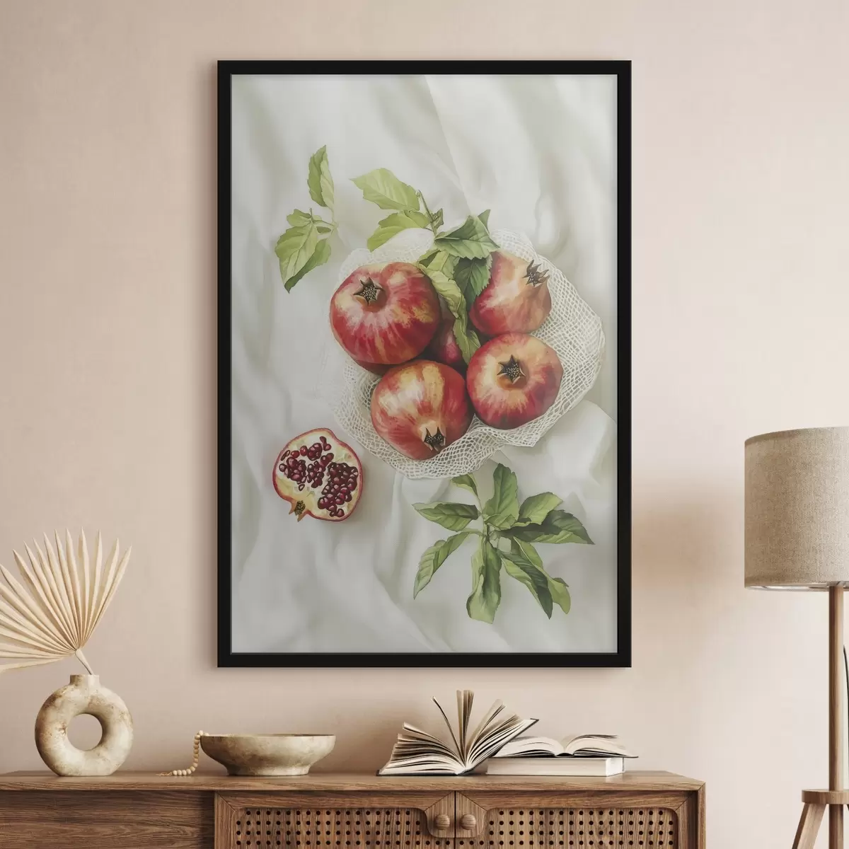 Plakatas Granatai su mėtų lapeliais ant lininės staltiesės, kaimiškas stilius f44611