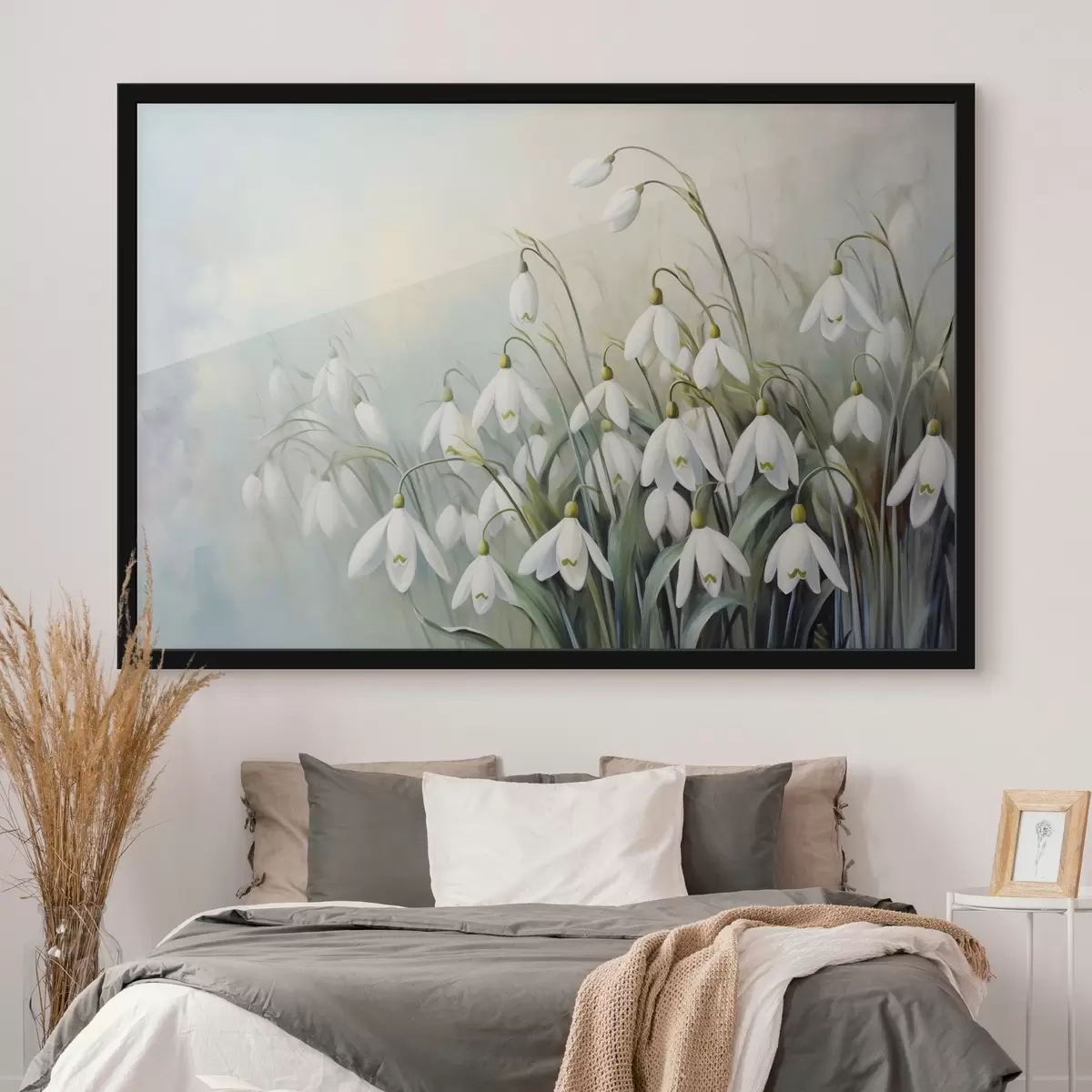 Plakatas Baltos snaigių gėlės su mėlynais ir žaliais stiebais ir lapais, švelnūs potėpiai, neryškus fonas f44864