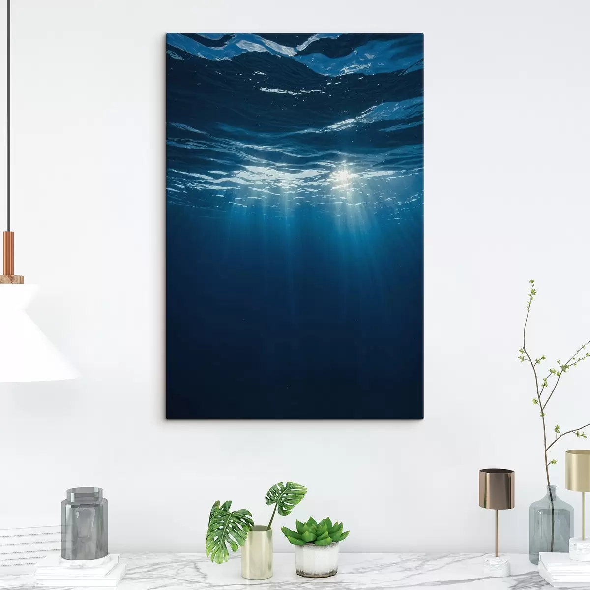 Paveikslėlis Šviesos spinduliai po vandeniu giliai žydrame vandenyne s44897