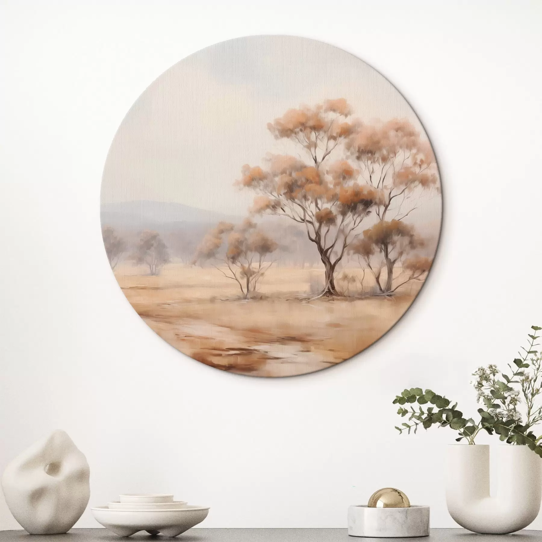 Paveikslėlis Laukas su oranžine žole ir keliais medžiais su oranžiniais lapais, fone - kalnai su debesuotu dangumi r44927