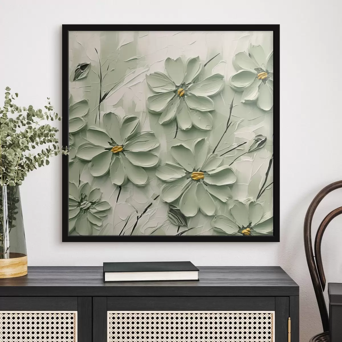 Plakatas Žalios gėlės su geltonais centrais, nutapytos storais potėpiais ant šviesaus fono f45265