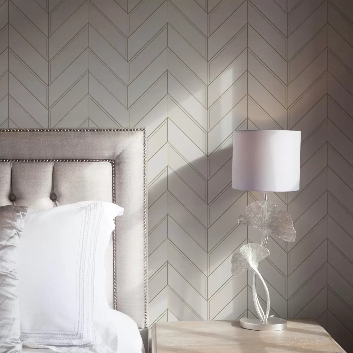 Tapetai Šviesių tonų geometrinis raštas su linijomis a00491