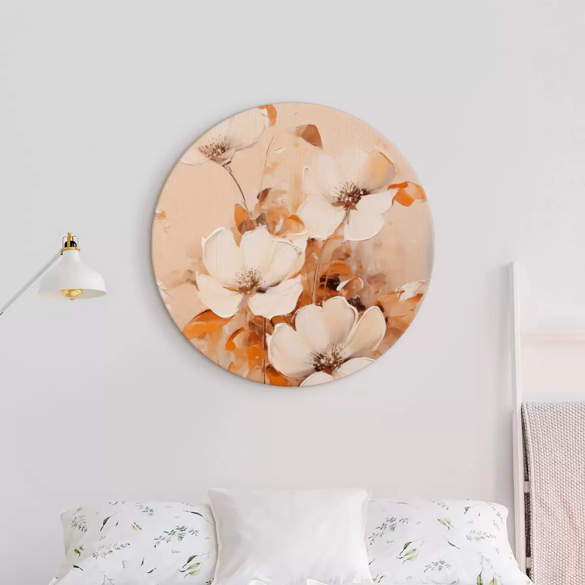 Apvalūs paveikslai Baltos gėlės su oranžiniais lapais, subtilūs potėpiai, šilta spalvų paletė, elegantiška kompozicija r45573