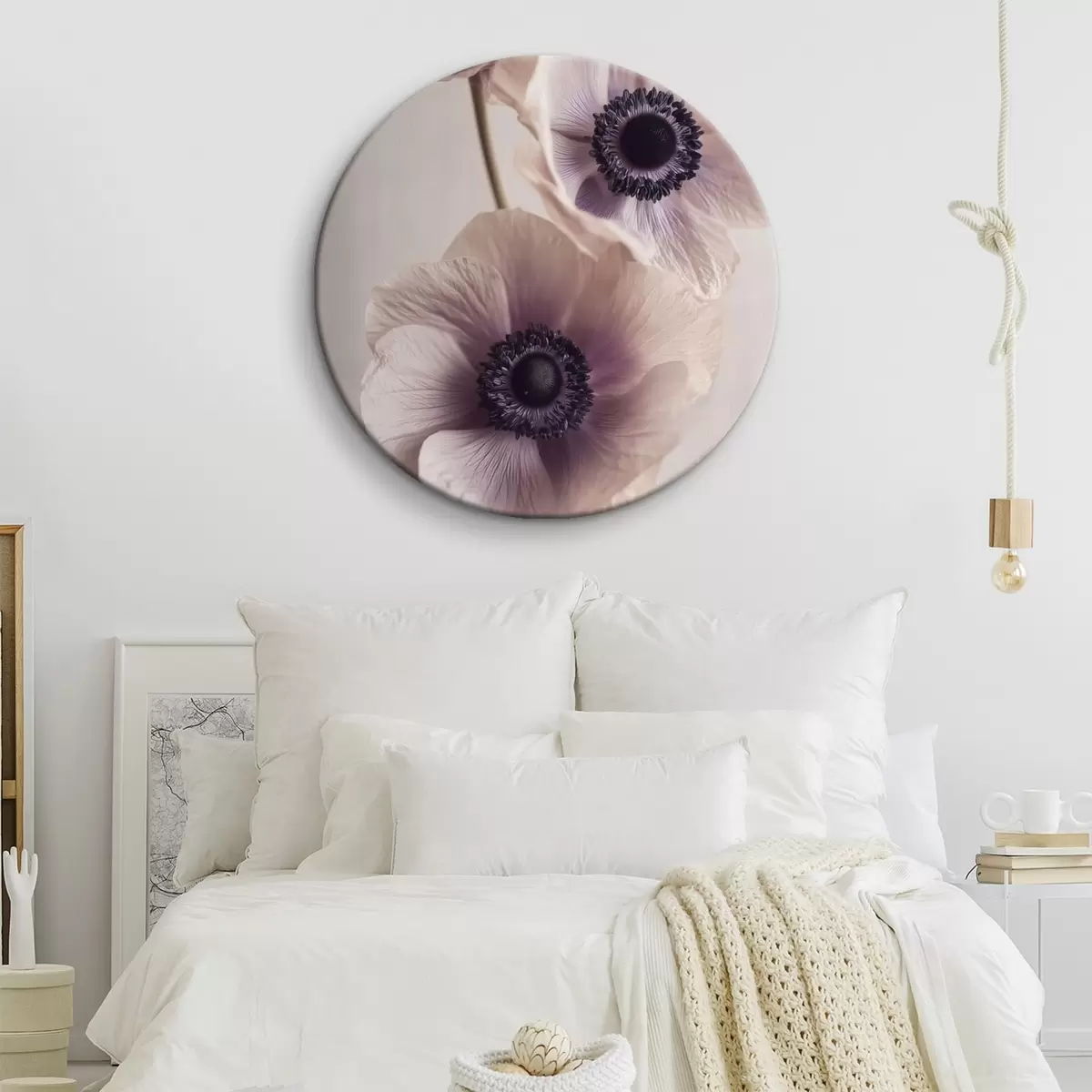 Apvalūs paveikslai Subtilūs anemonai su tamsiomis vidurinėmis dalimis, pastelinės spalvos r45875