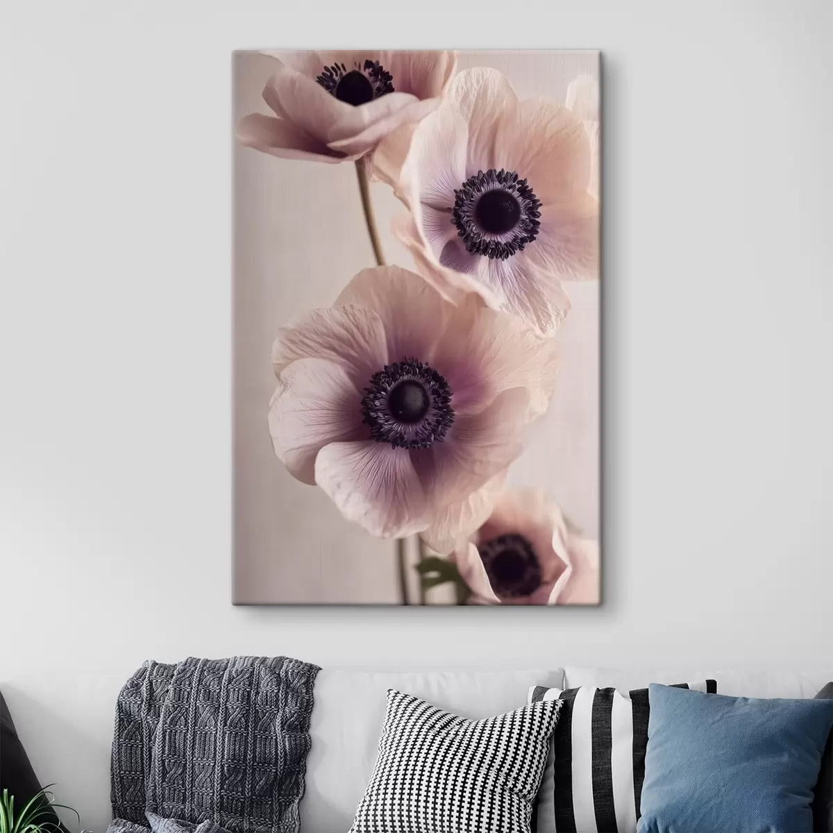 Paveikslėlis Subtilūs anemonai su tamsiomis vidurinėmis dalimis, pastelinės spalvos s45875