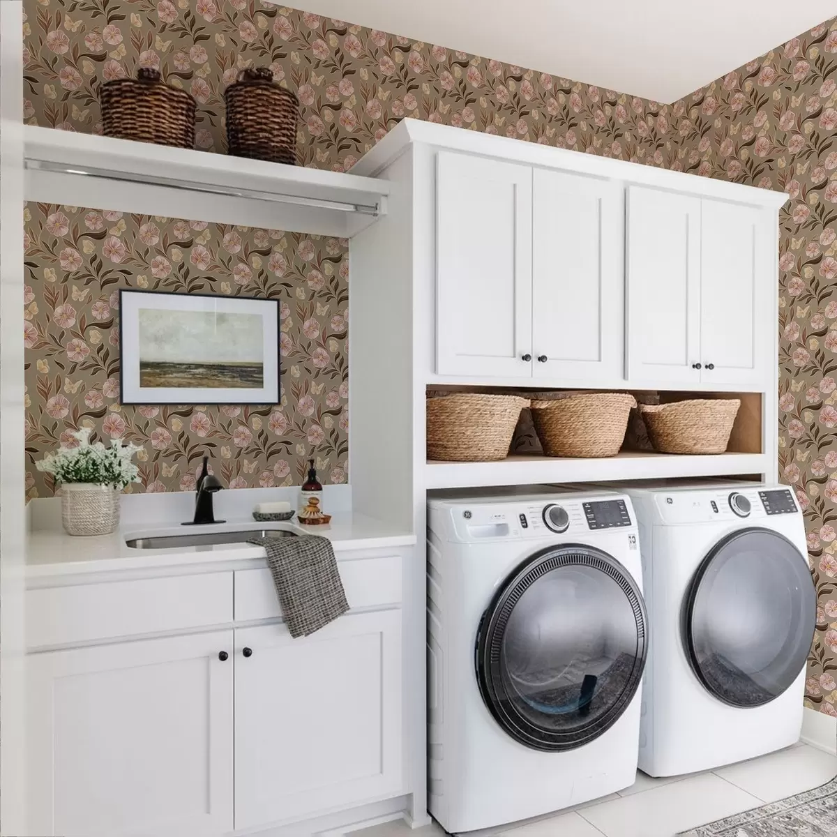 Tapetai Rožinės gėlės ir drugeliai ant alyvuogių-smėlio spalvos fono a00633v2