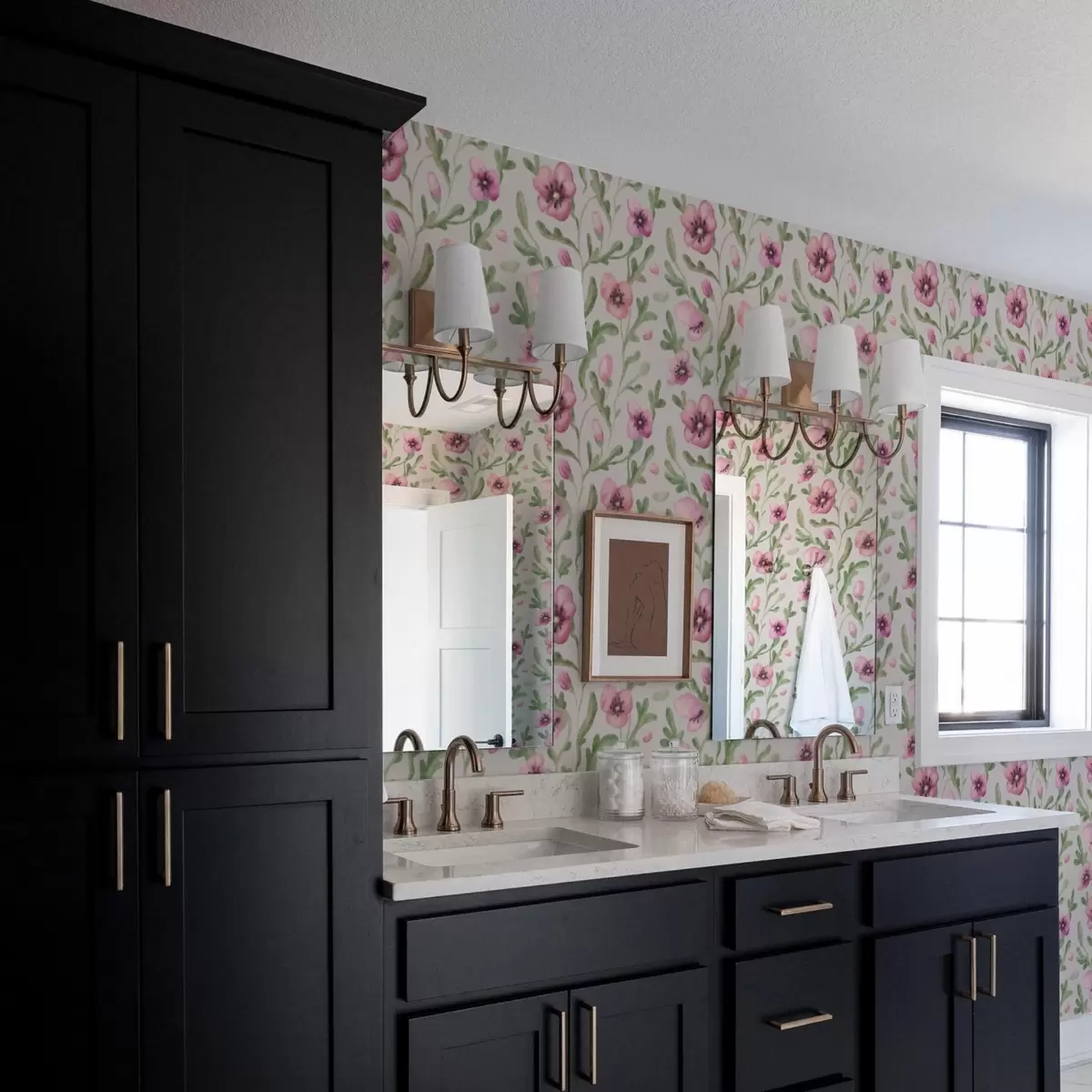 Tapetai Subtilūs rožiniai aguonai su lapais, tapyti akvarele a00830