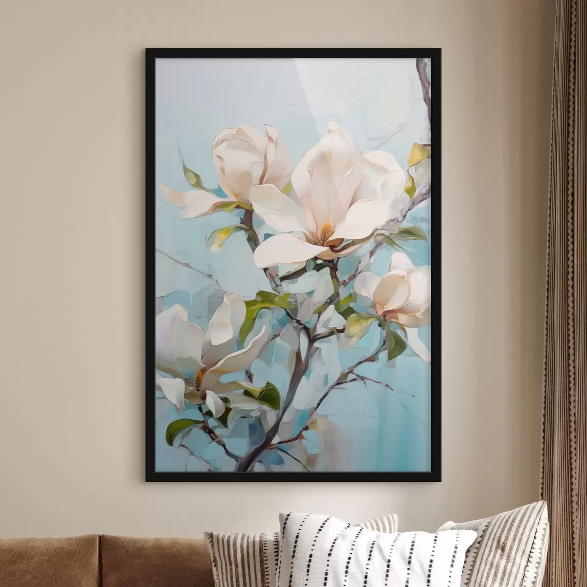 Plakatas Balta magnolija, šviesiai mėlynas fonas su švelniais teptuko potėpiais, aliejaus tapybos stilius, impasto tekstūra f46277