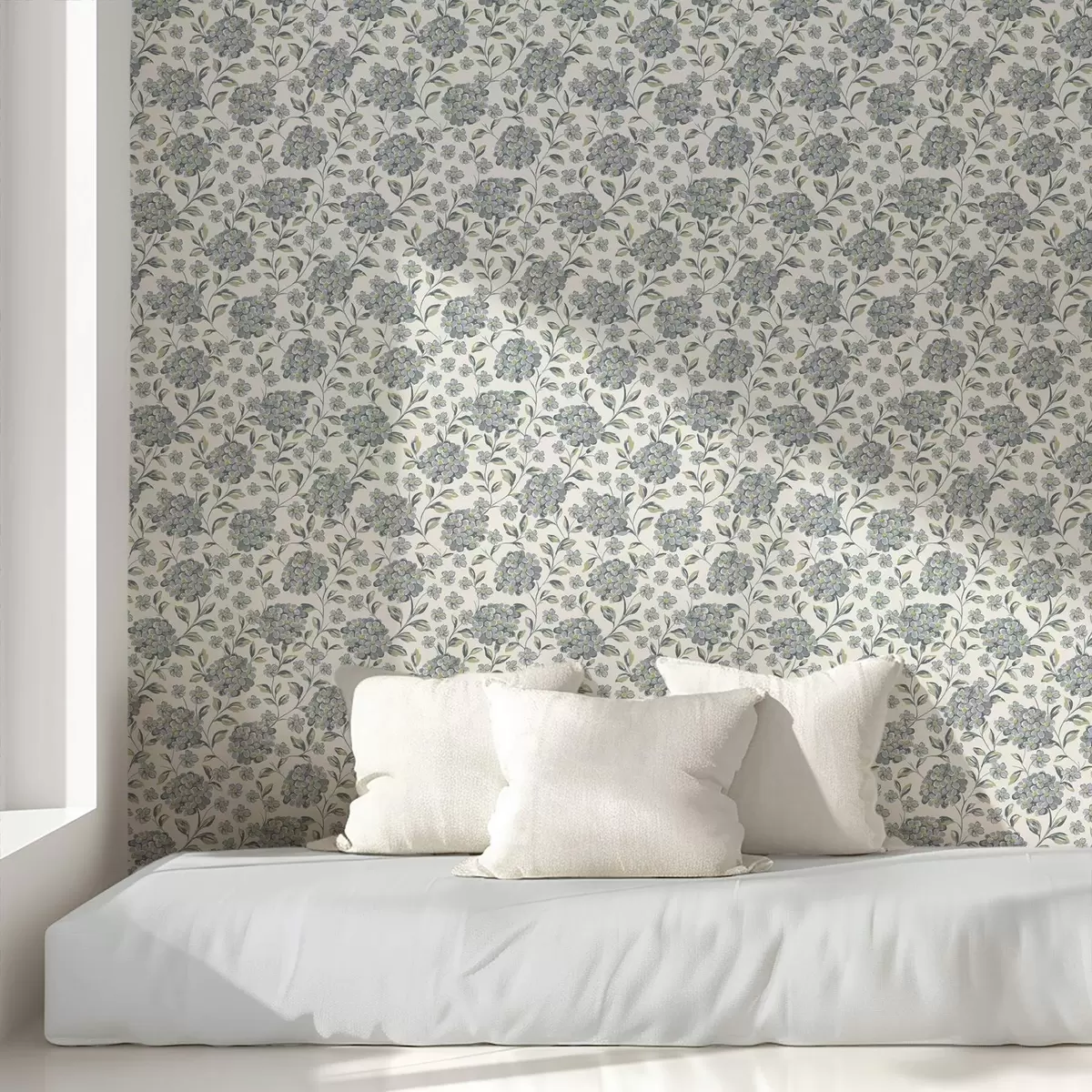 Tapetai Šeriuoti žiedai ir lapai pilkai mėlynos spalvos paletėje a00778