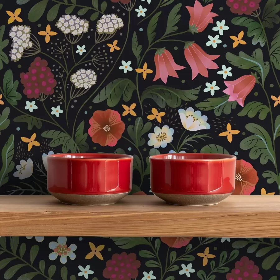 Fototapetai Laukinės gėlės ir uogos ant tamsiai juodo fono a00849v3