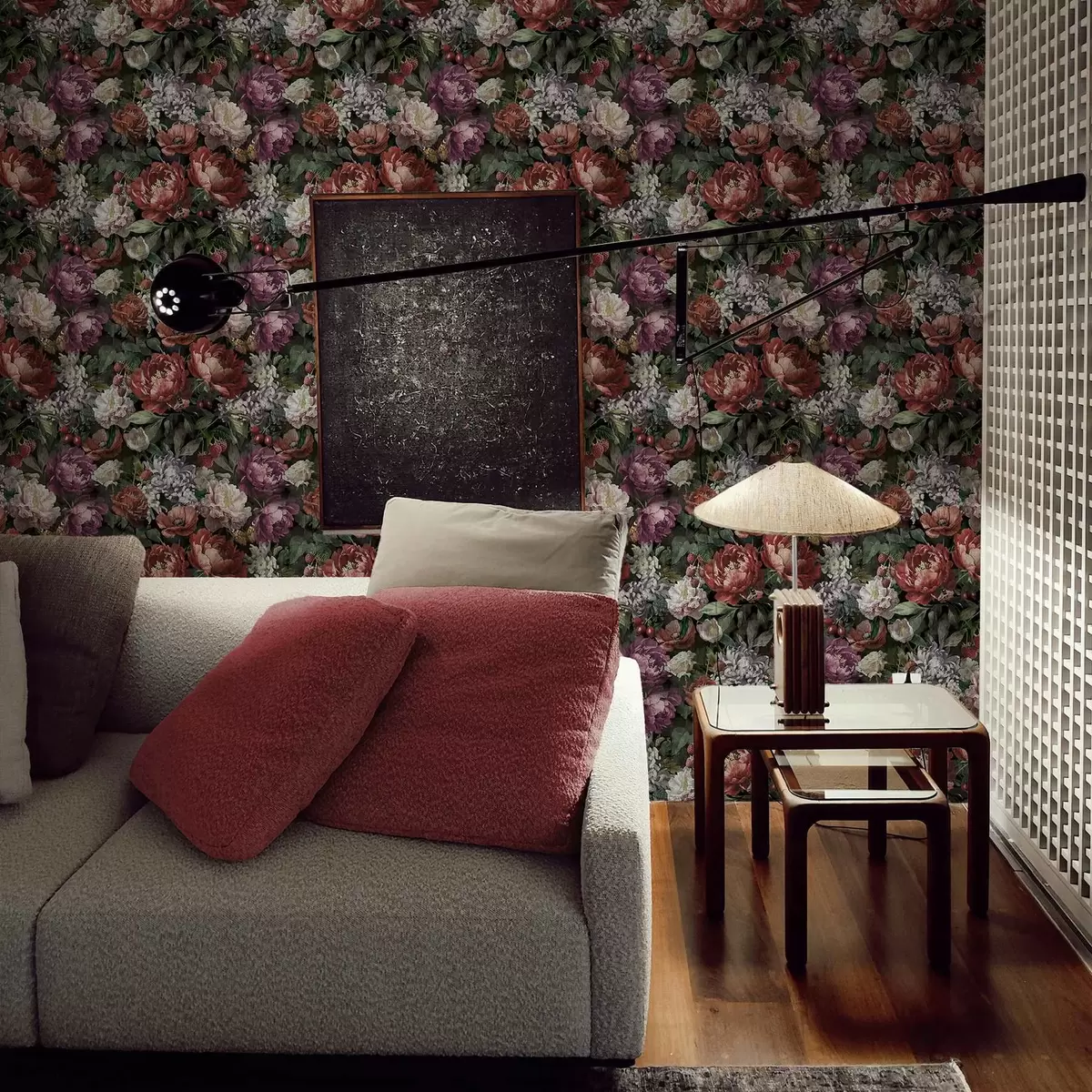 Fototapetai Tamsiai dramatiškos bijūnės, uogos ir drugelis ant juodo fono a00862