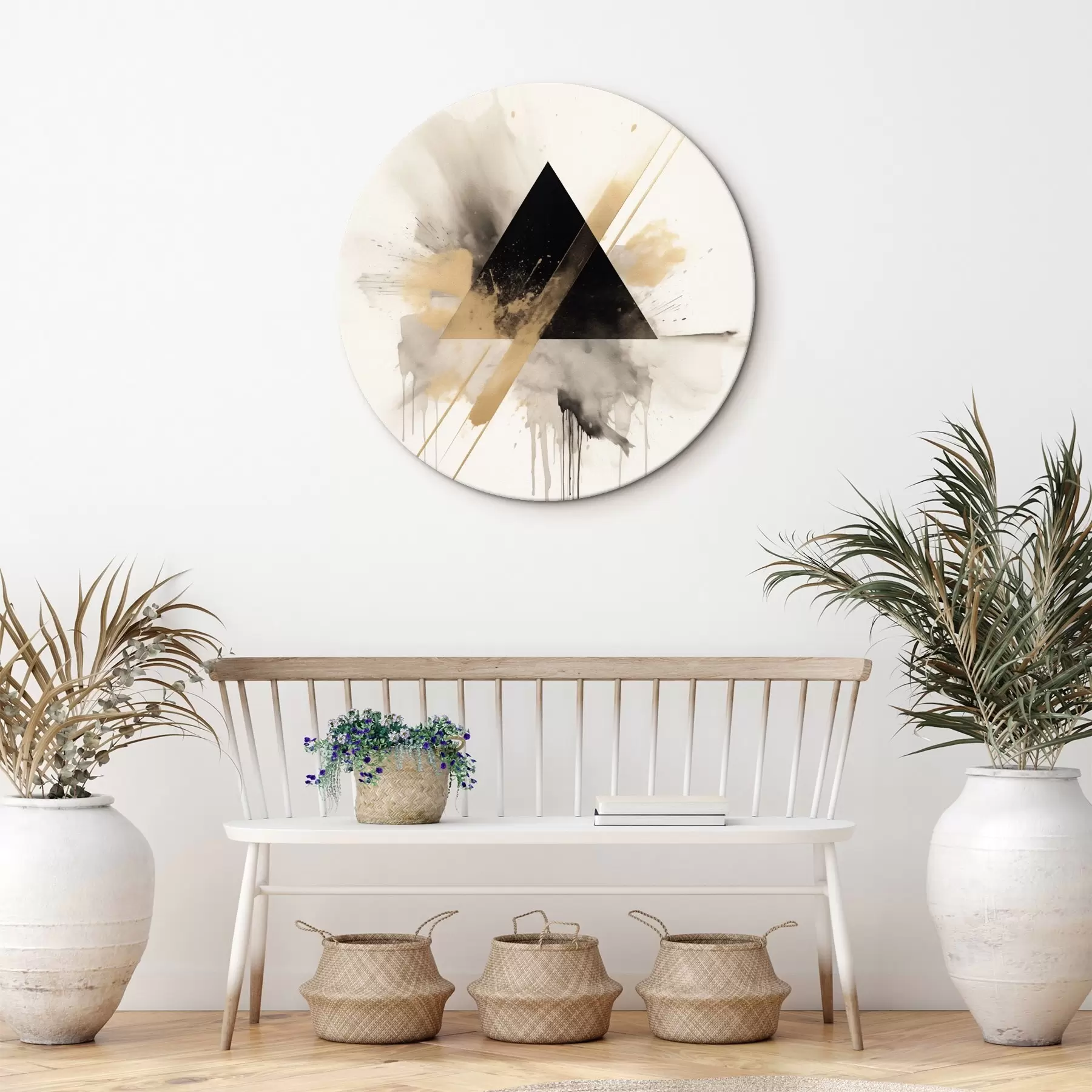 Paveikslėlis Geometrija: juodas trikampis su šviesiais purslais ir linijomis r46540