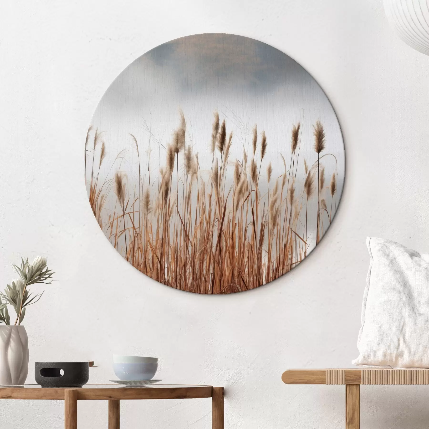 Paveikslėlis Aukšti nendrės, augančios vandens telkinyje, vanduo atspindi nendres, rūko apgaubtas fonas, švelni šviesa, gamtos vaizdas r46696