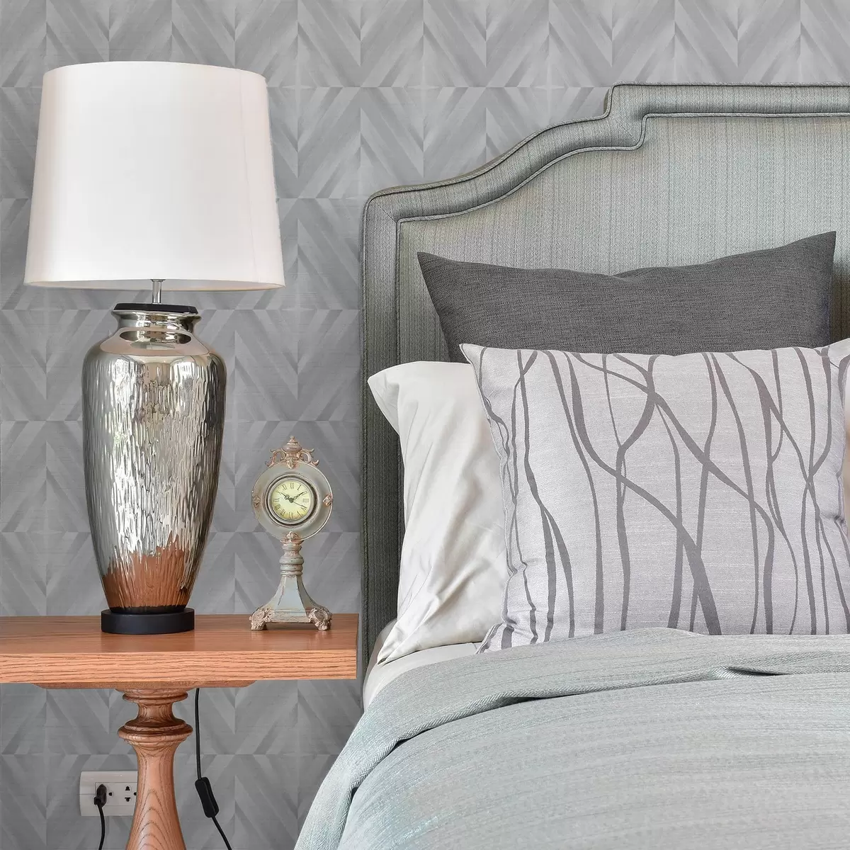 Tapetai Kampuotų brūkšnelių geometrija šaltos pilkai mėlynos spalvų paletėje a00983v2