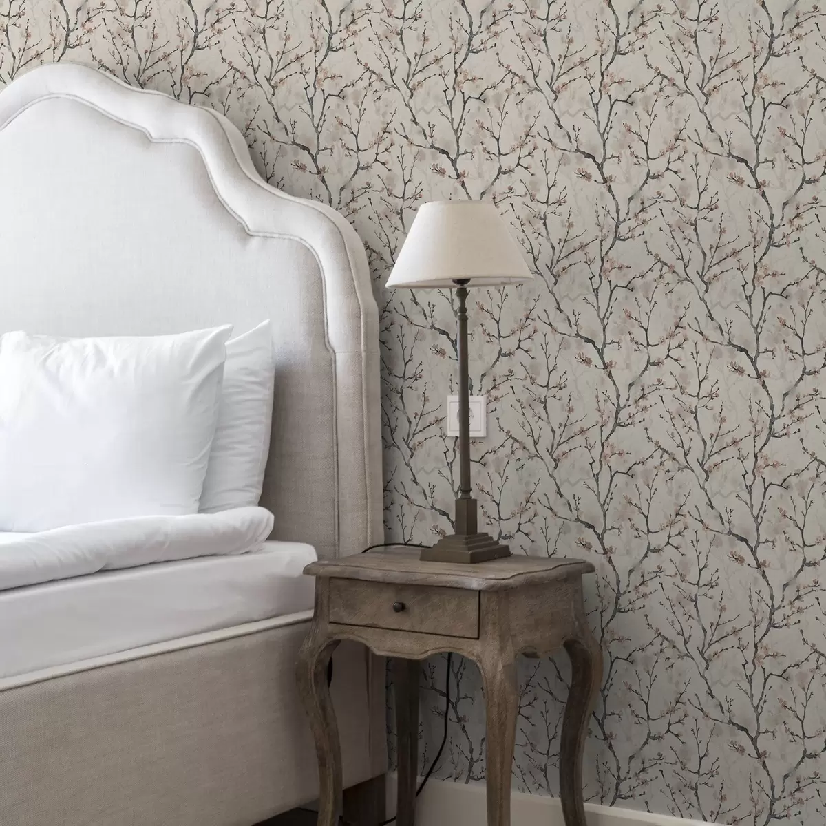 Tapetai Akvarelinės sakuros šakos ant šviesaus fono a01033