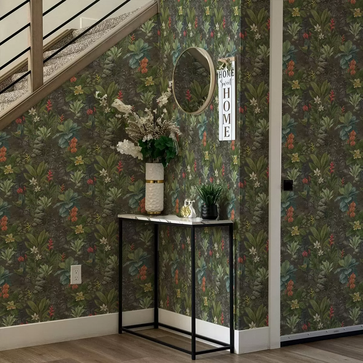 Tapetai Tamsus tropinis sodas su ryškiais žiedais ir lapija a01079