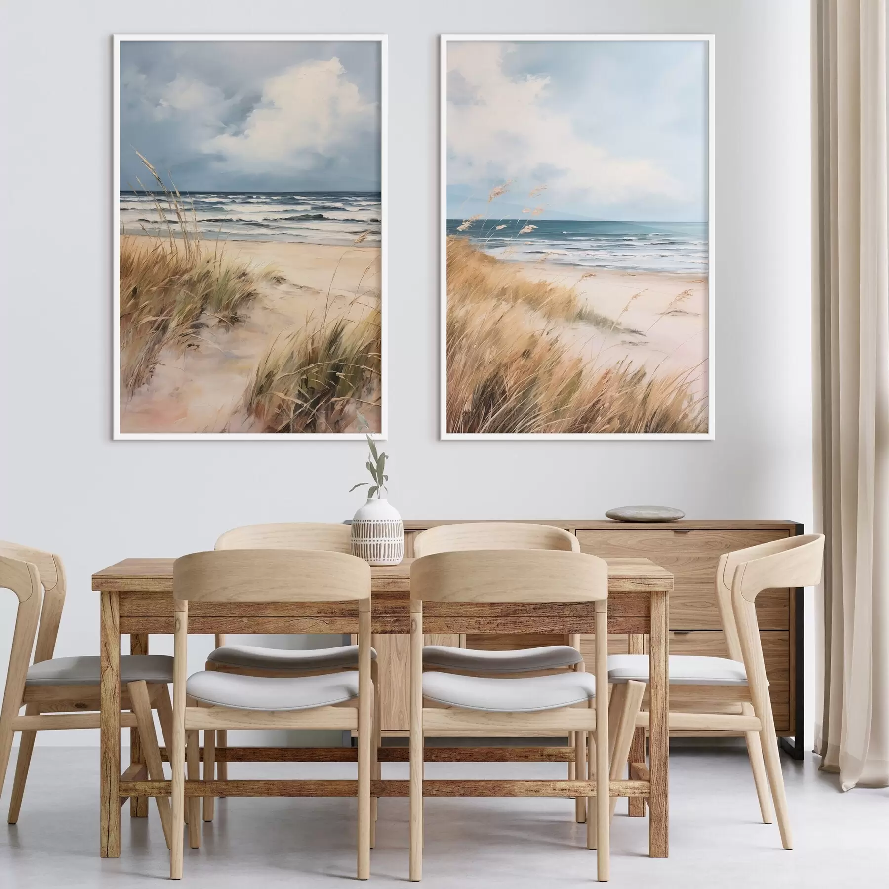 Fototapetai Smėlėtas paplūdimys su aukšta žole pirmame plane, vandenynas su bangomis ir debesuotas dangus antrame plane d00521