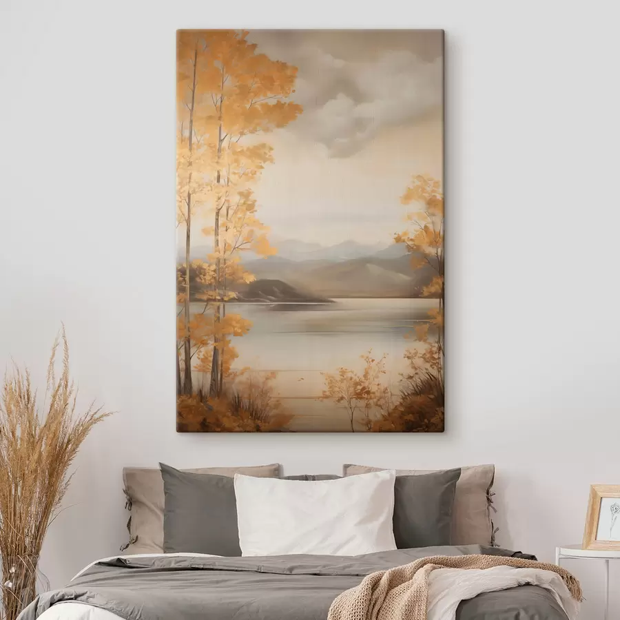 Paveikslėlis Rudens tekstūruoti medžiai su oranžiniais lapais apjuosia ramią ežerą su tolimais kalnais po debesuotu dangumi. s47441