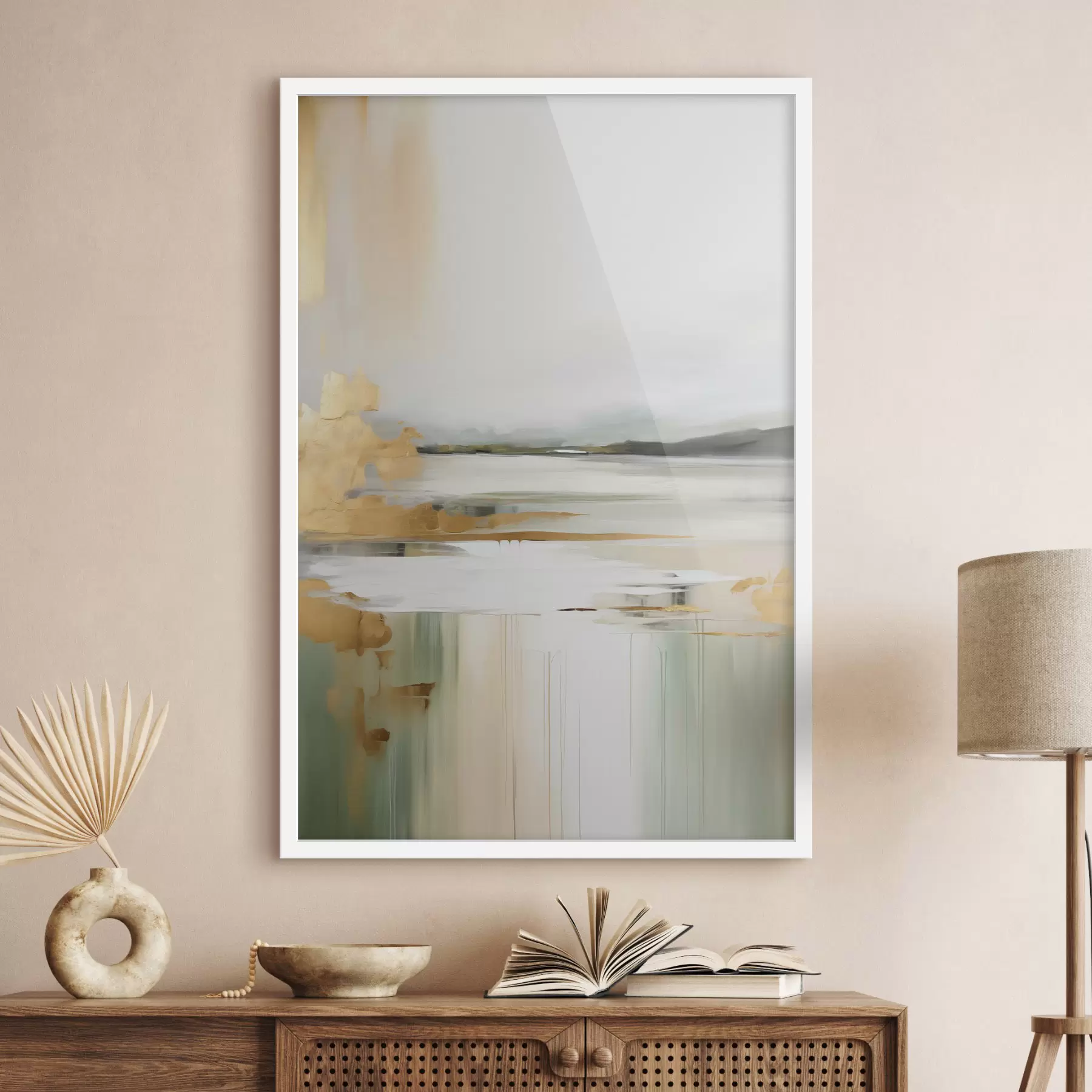 Fototapetai Abstraktus peizažas su geltonais ir žaliais atspalviais, vanduo, atspindintis dangų ir tolimus kalnus, blyškus, miglotas dangus f47438