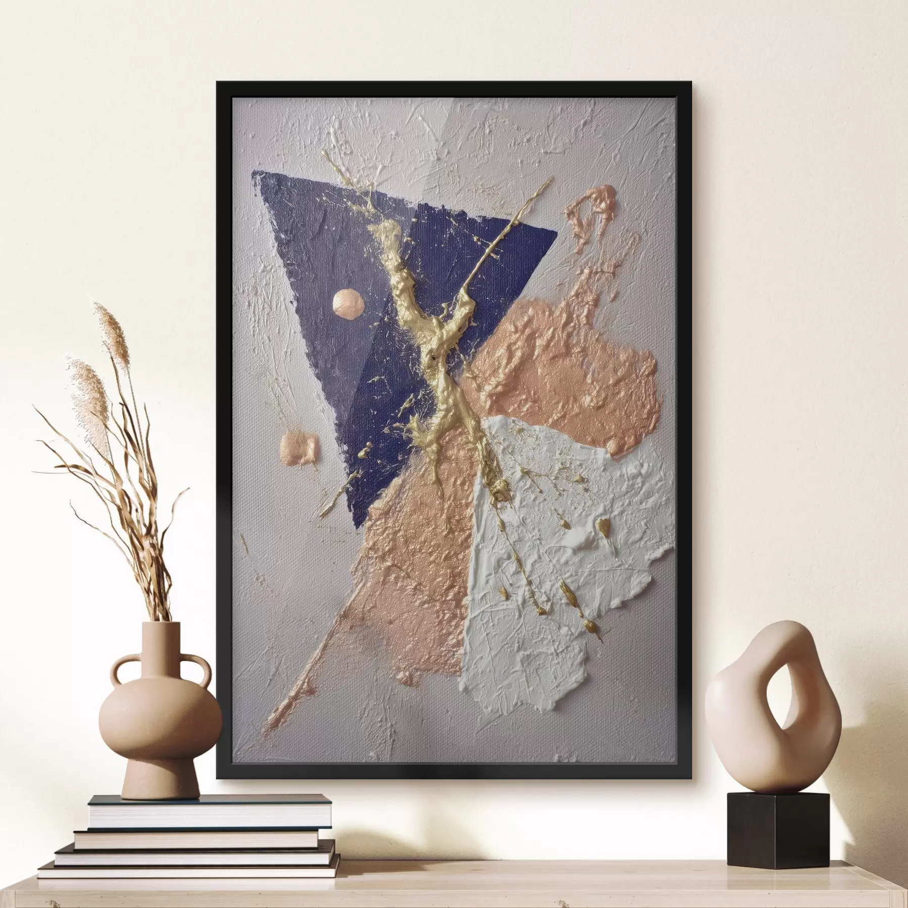 Fototapetai Abstraktaus kompozicijos su tamsiai mėlynu trikampiu ir reljefiniais potėpiais aliejaus tapybos stiliumi f46953