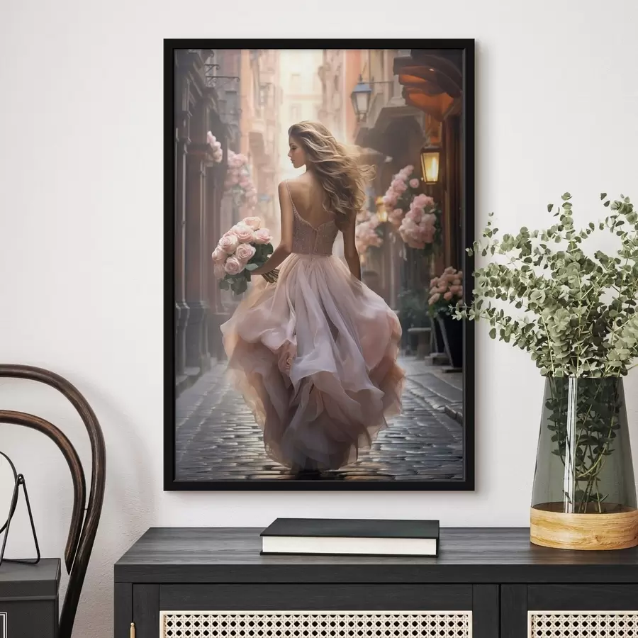 Fototapetai Moteris rožine suknele einanti gatve f47316