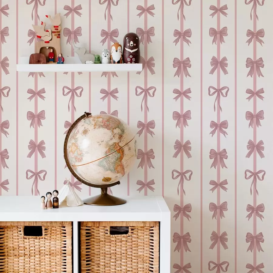 Fototapetai Rožinės spalvos kaspinai vertikaliomis juostelėmis ant šviesaus fono a01075