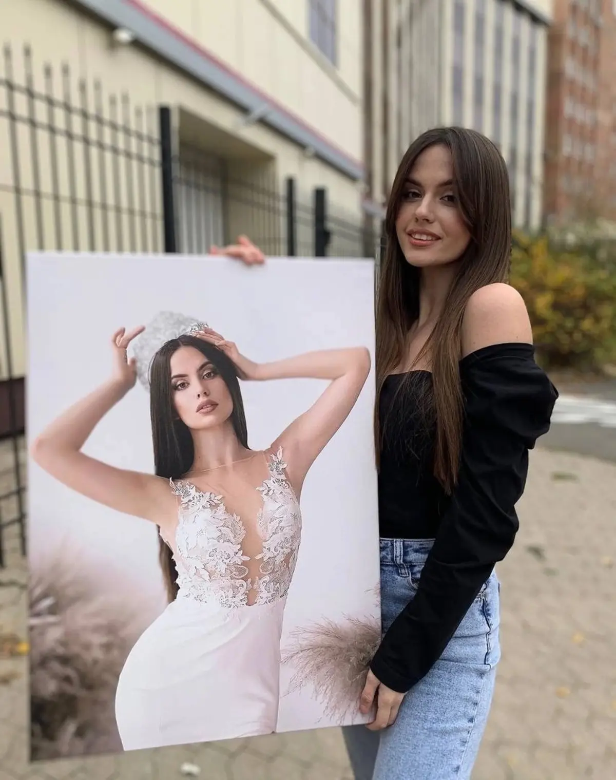 Paveikslėlis Sąnariai, lūpos ir šukuosena s31858