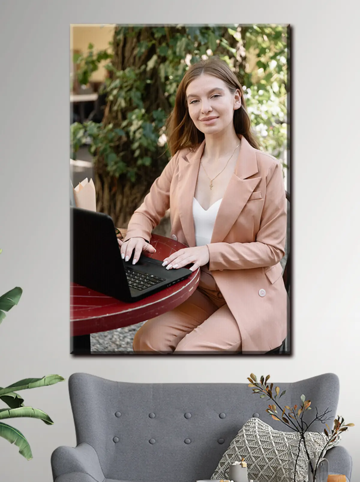 Paveikslėlis Nešiojamasis kompiuteris, kompiuteris ir šypsena s33180