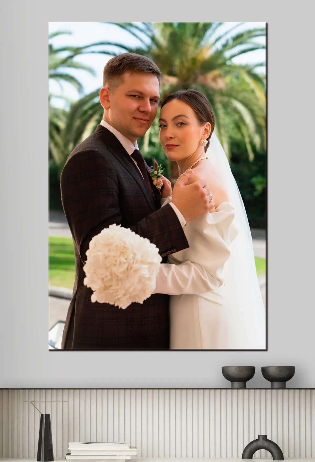 Paveikslėlis Vestuvinė suknelė, nuotaka ir gėlė s33223