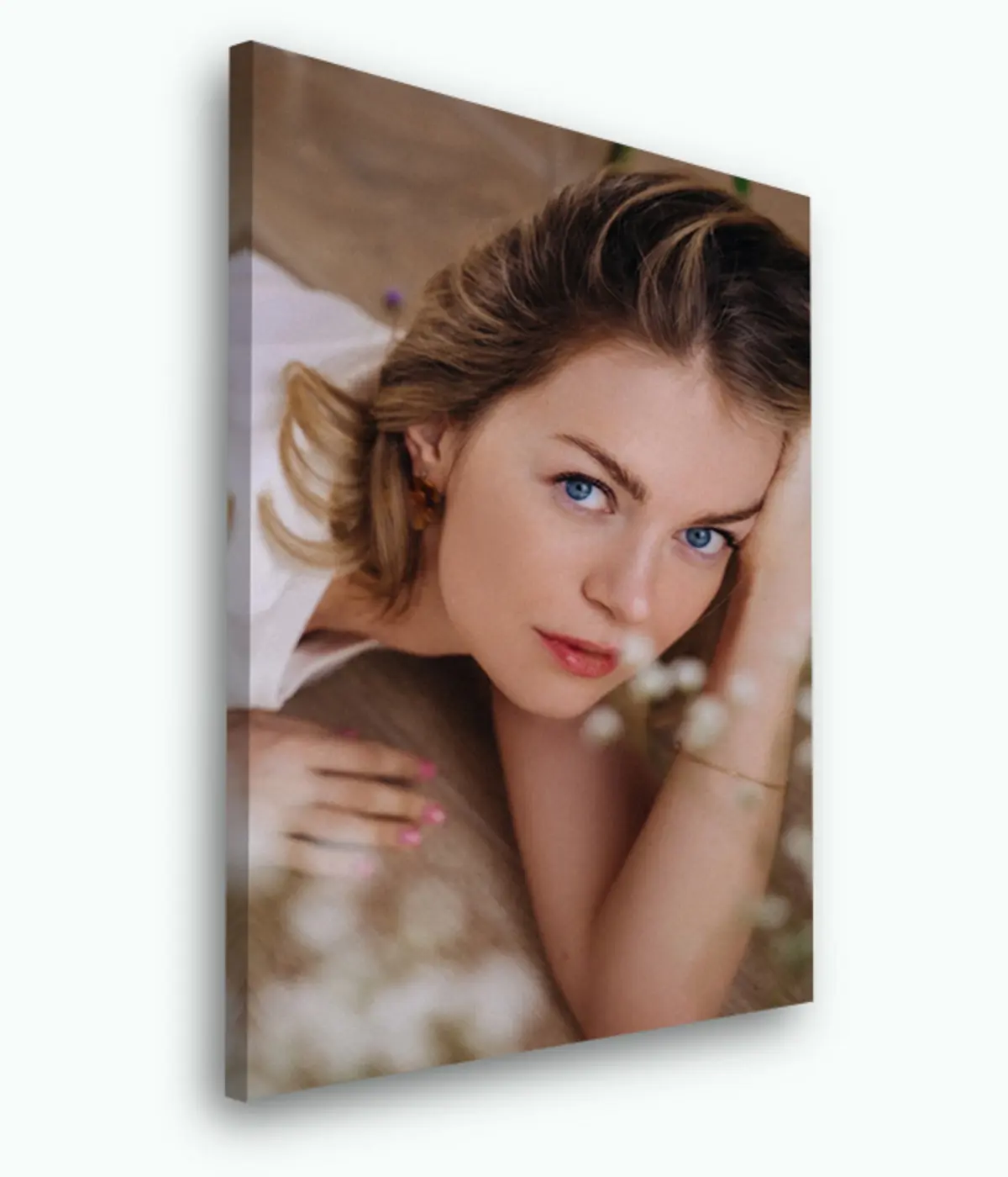 Paveikslėlis Šukuosena, blakstienos ir augalas s33410