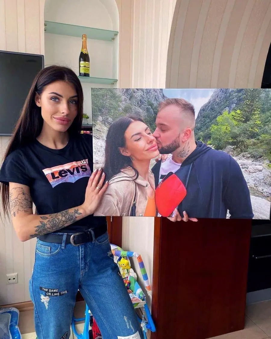 Paveikslėlis Džinsai, augalas ir bučinys s34656