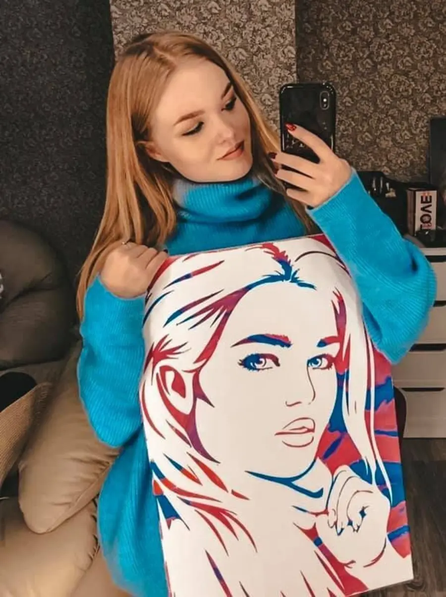 Paveikslėlis Lūpos, šypsena ir petys s34678