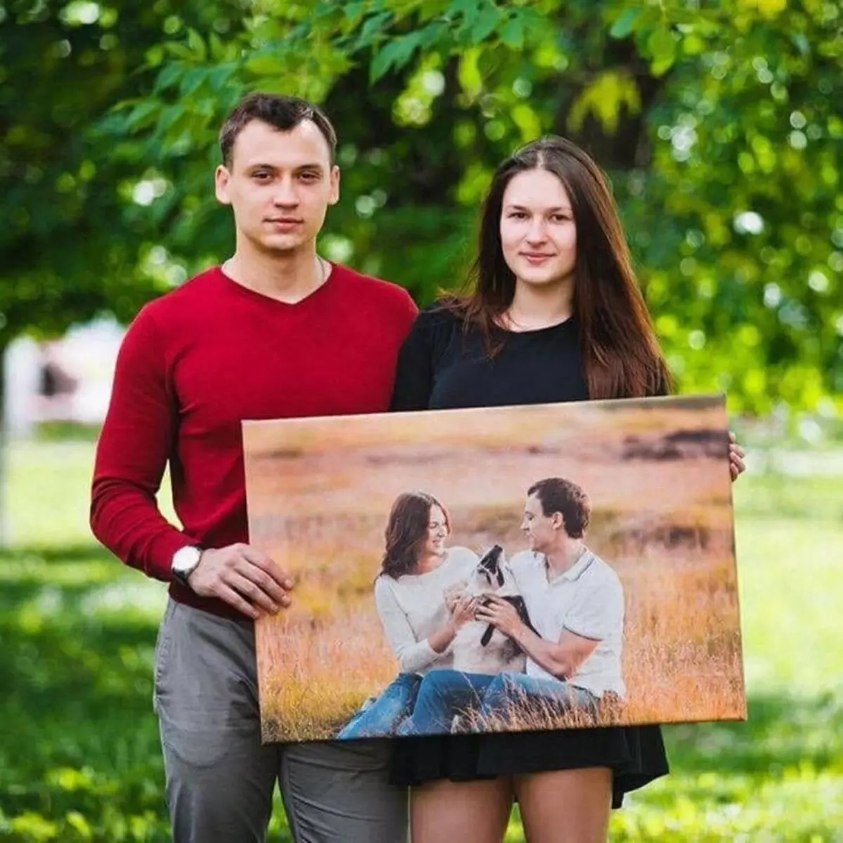 Paveikslėlis Nuotrauka, veido išraiška ir žalia spalva s34691