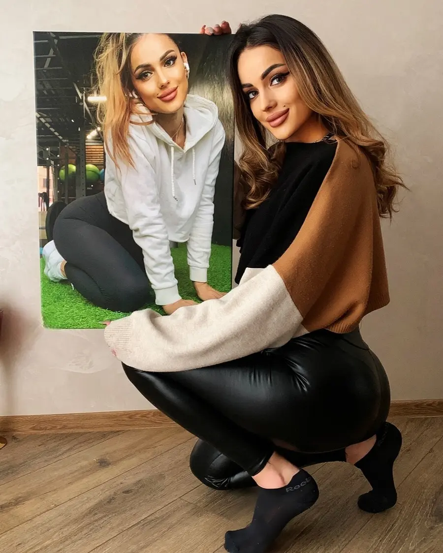 Paveikslėlis Batas, koja ir šypsena s34713