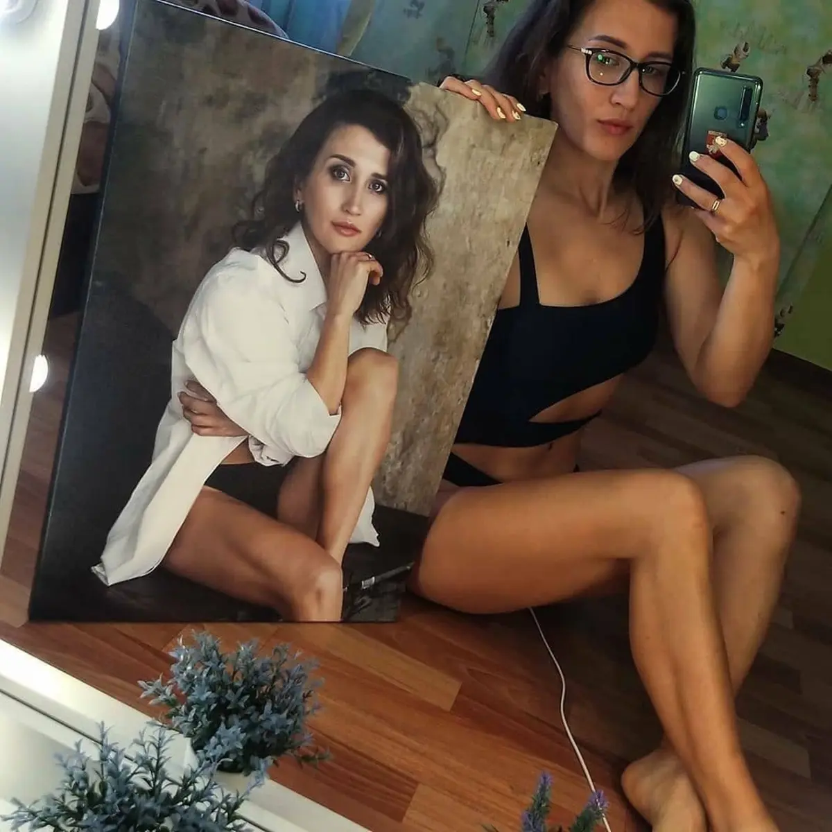 Paveikslėlis Plaukai, šukuosena ir kojos s34721